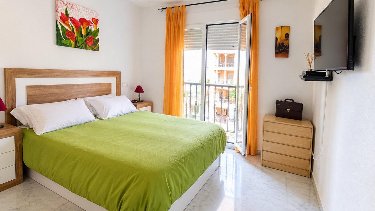 2 Bed Middle Floor Apartment in Playa de los Locos