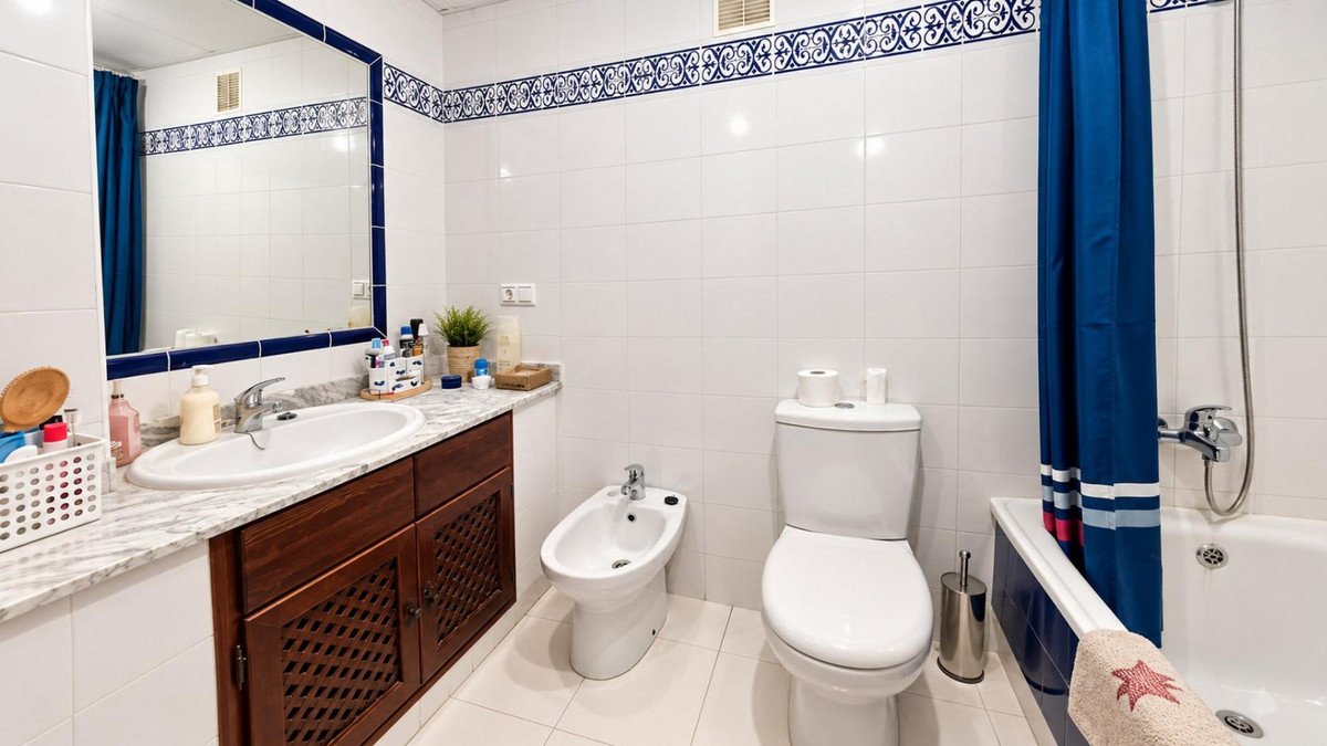 2 Bed Middle Floor Apartment in Playa de los Locos