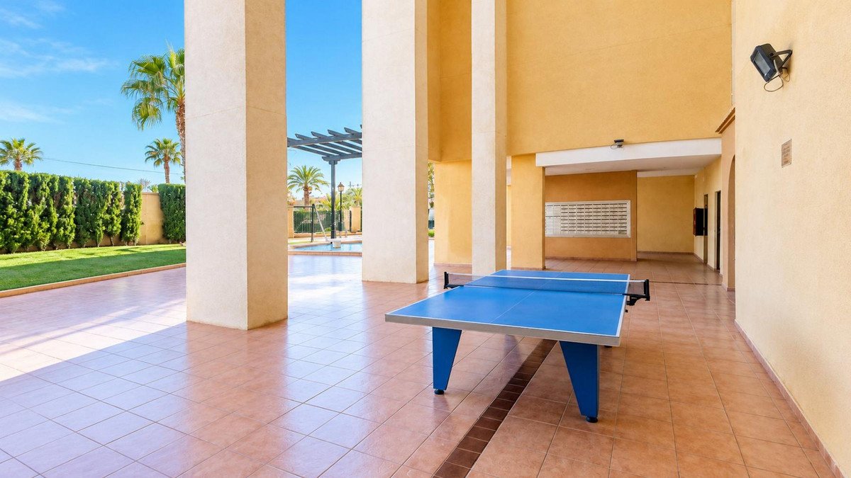 2 Bed Middle Floor Apartment in Playa de los Locos