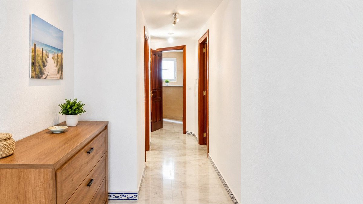 2 Bed Middle Floor Apartment in Playa de los Locos
