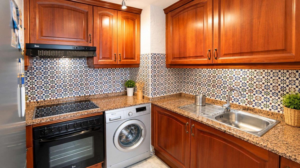 2 Bed Middle Floor Apartment in Playa de los Locos