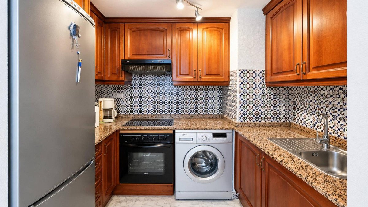 2 Bed Middle Floor Apartment in Playa de los Locos