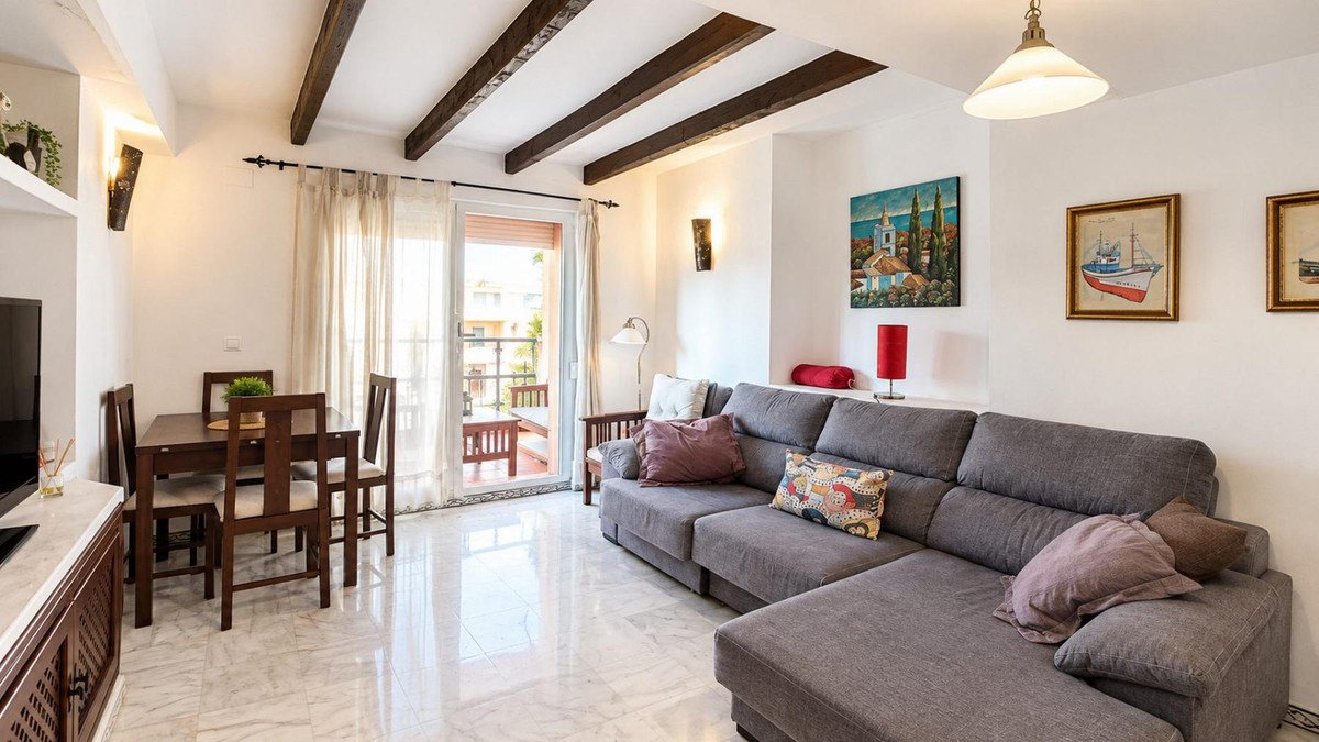 2 Bed Middle Floor Apartment in Playa de los Locos