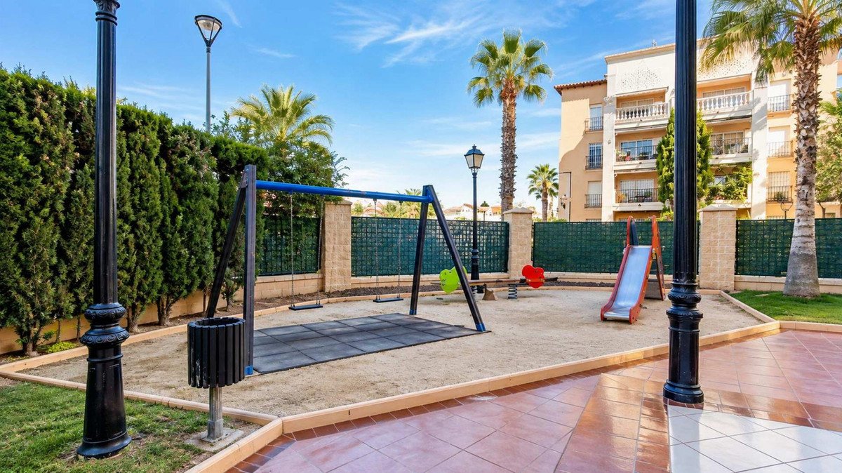 2 Bed Middle Floor Apartment in Playa de los Locos