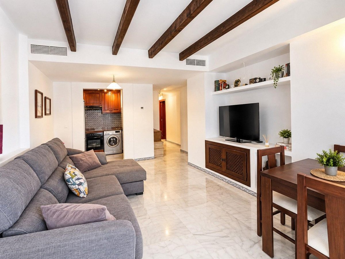 2 Bed Middle Floor Apartment in Playa de los Locos
