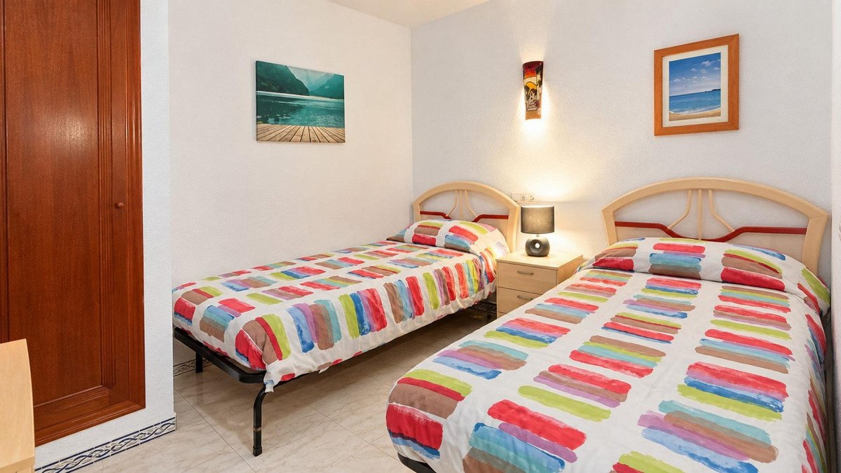 2 Bed Middle Floor Apartment in Playa de los Locos