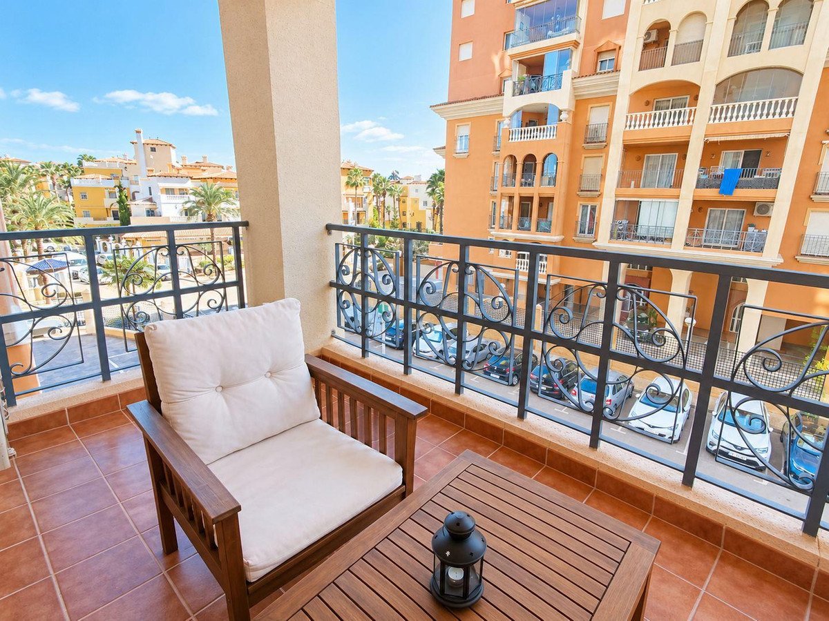 2 Bed Middle Floor Apartment in Playa de los Locos