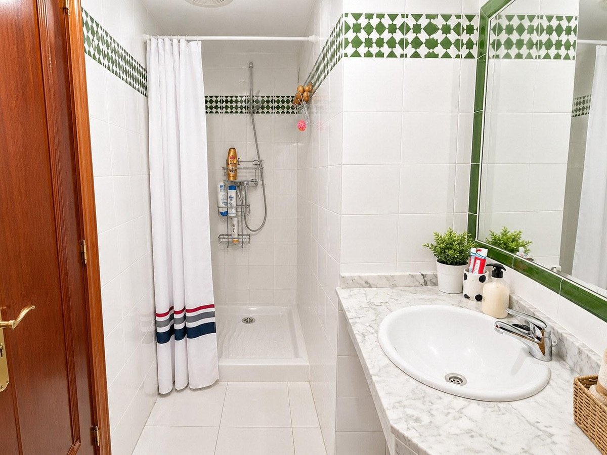 2 Bed Middle Floor Apartment in Playa de los Locos