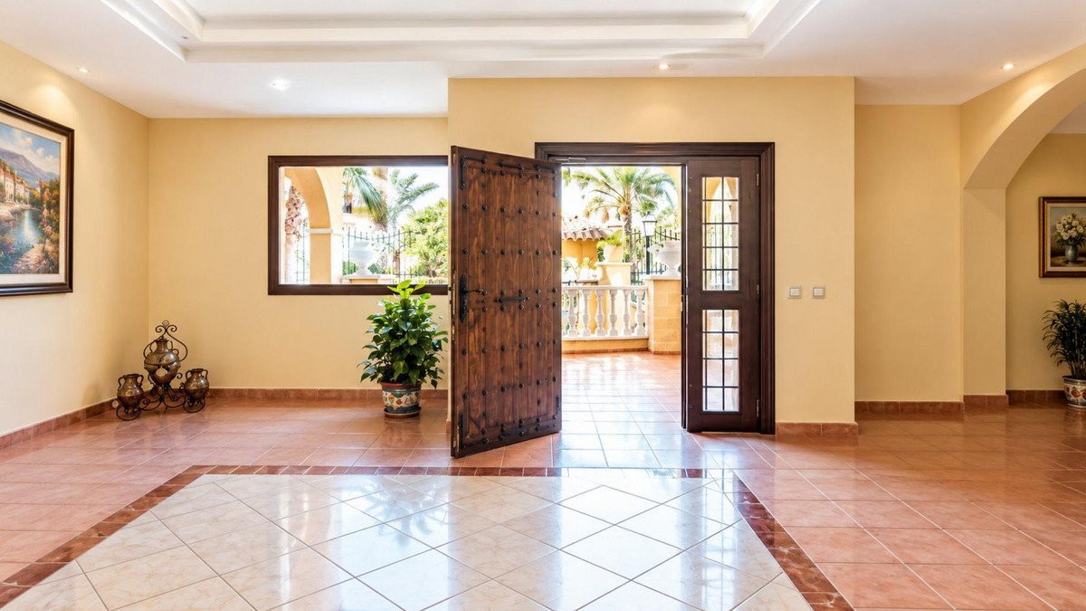 2 Bed Middle Floor Apartment in Playa de los Locos