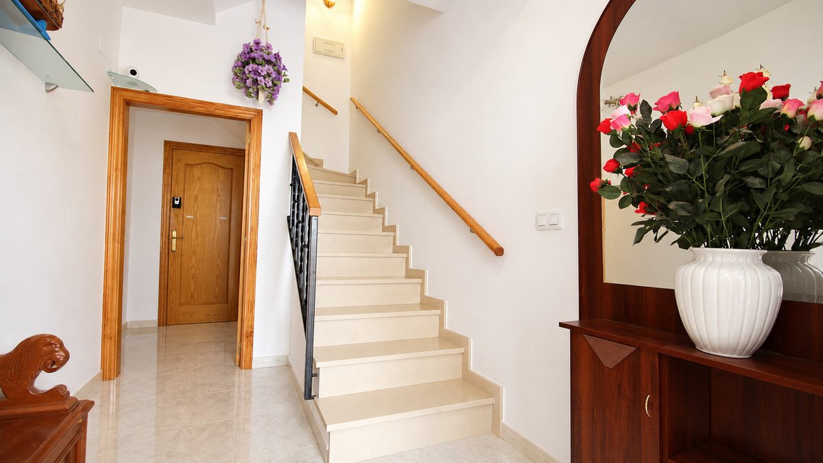 5 Bed Townhouse in Benidoleig