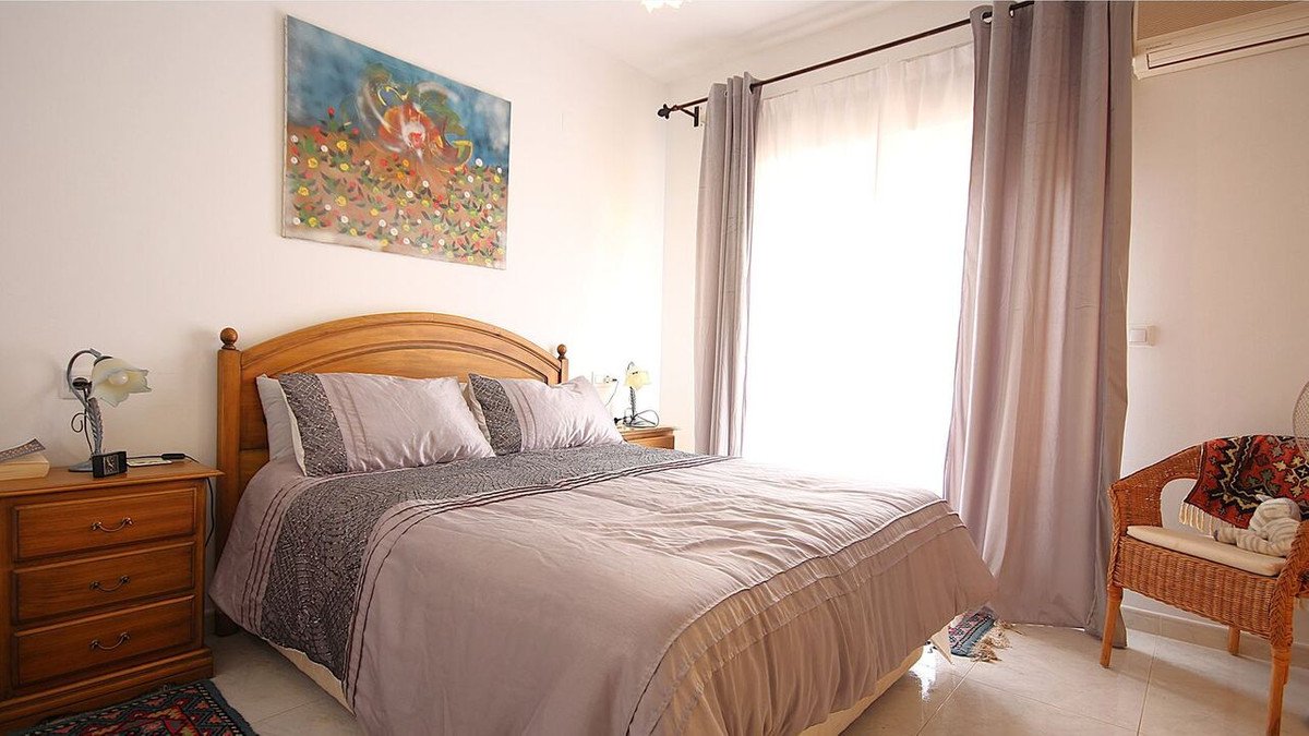5 Bed Townhouse in Benidoleig