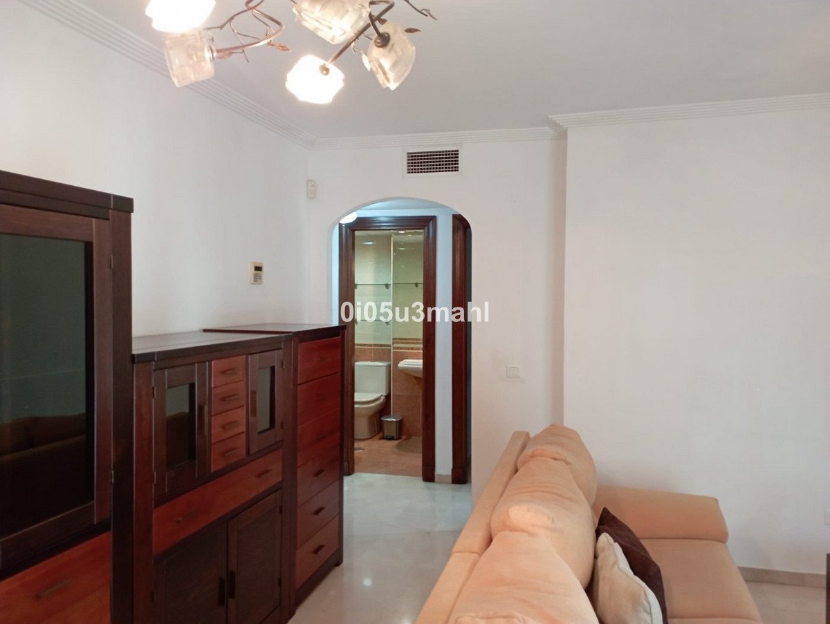 2 Bed Middle Floor Apartment in La Trinidad