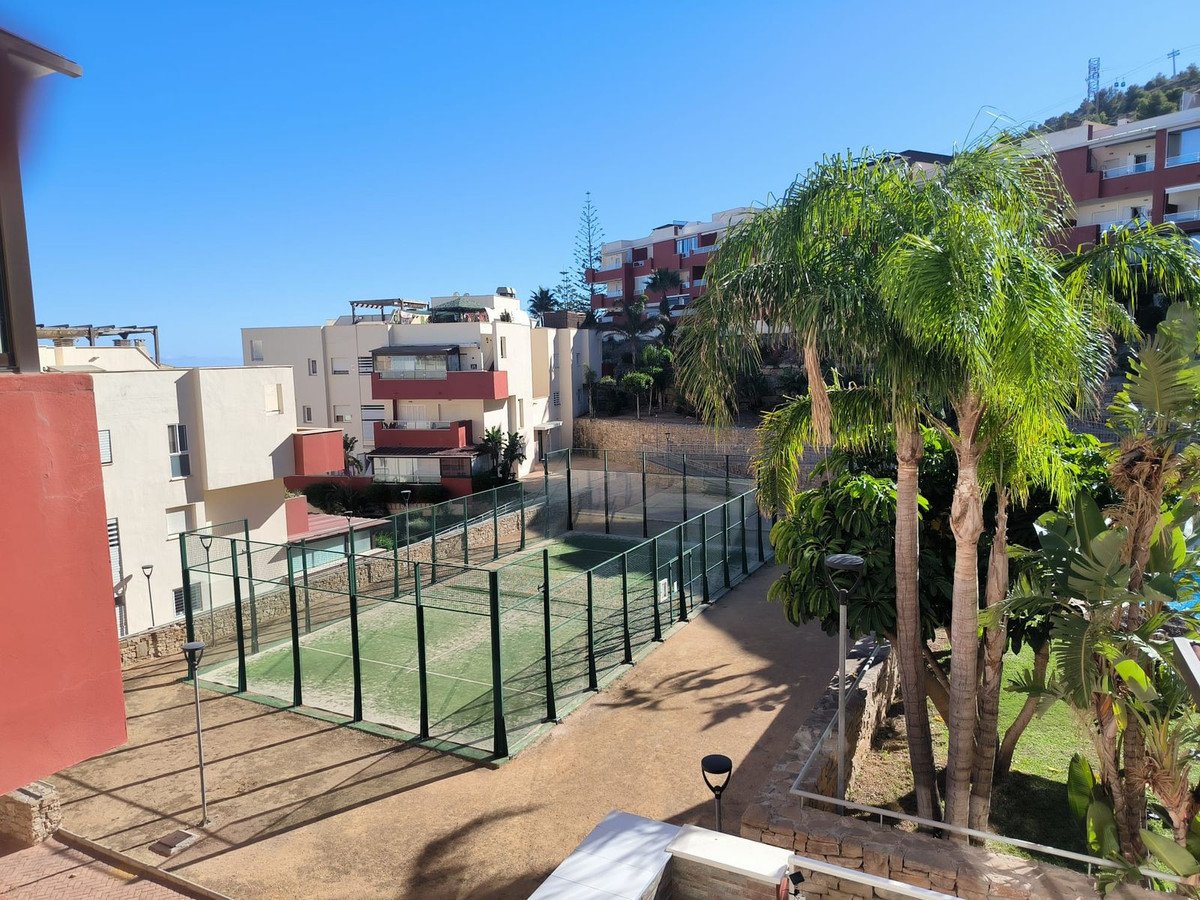 2 Bed Middle Floor Apartment in Arroyo de la Miel