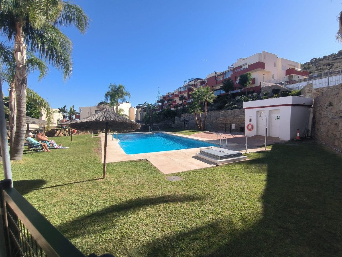 2 Bed Middle Floor Apartment in Arroyo de la Miel