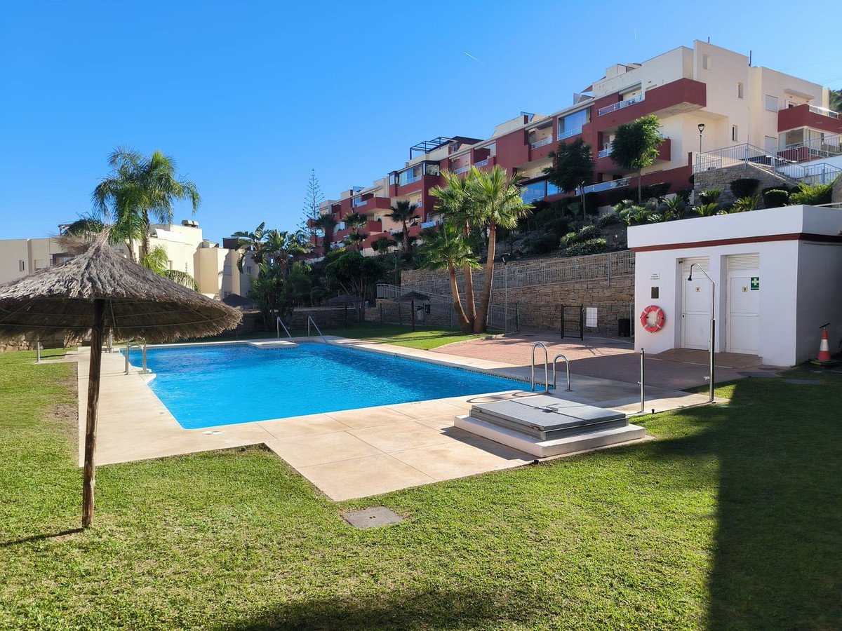 2 Bed Middle Floor Apartment in Arroyo de la Miel