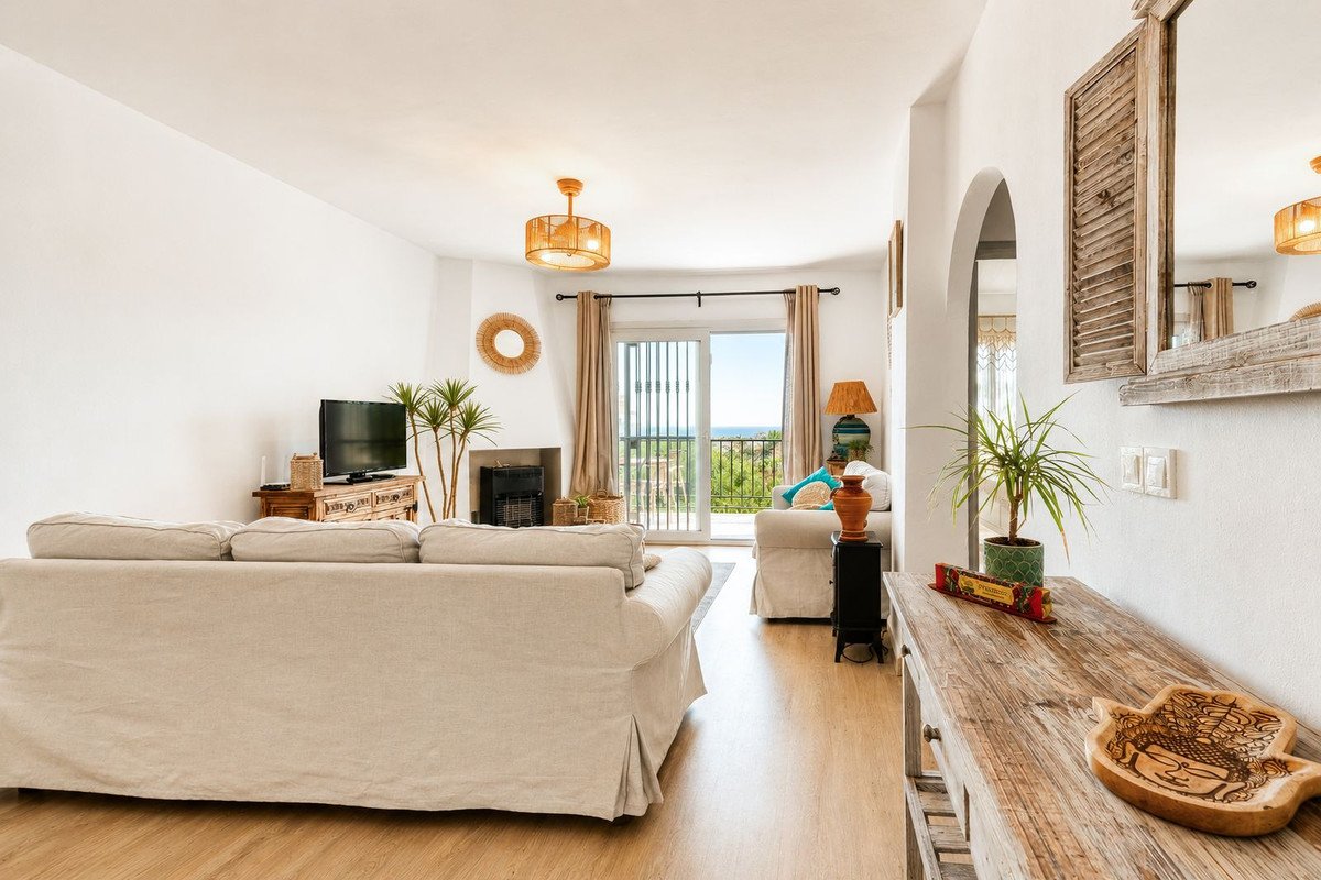 2 Bed Ground Floor Apartment in Riviera del Sol