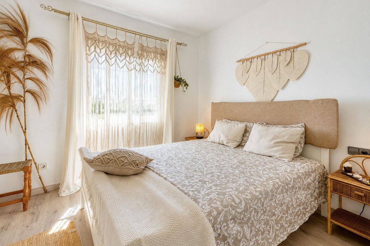 2 Bed Ground Floor Apartment in Riviera del Sol