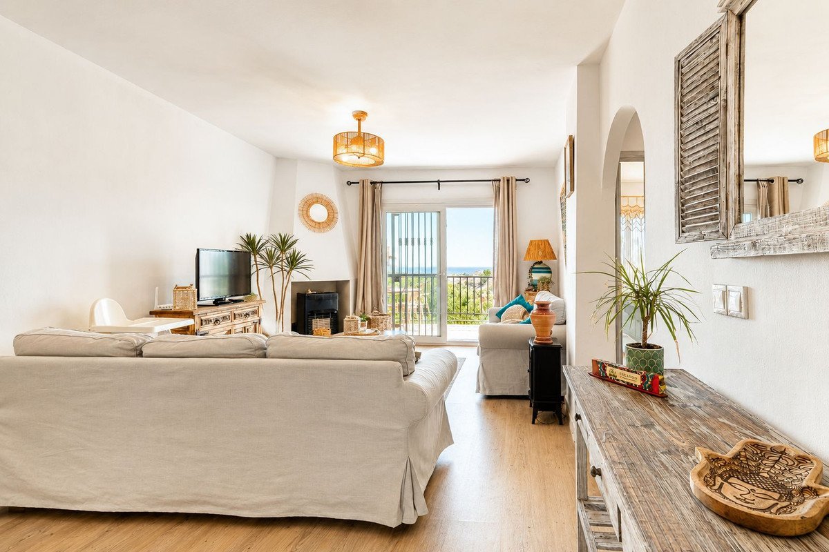 2 Bed Ground Floor Apartment in Riviera del Sol