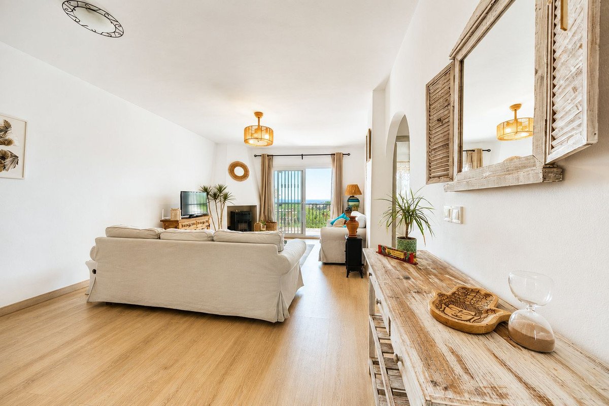 2 Bed Ground Floor Apartment in Riviera del Sol