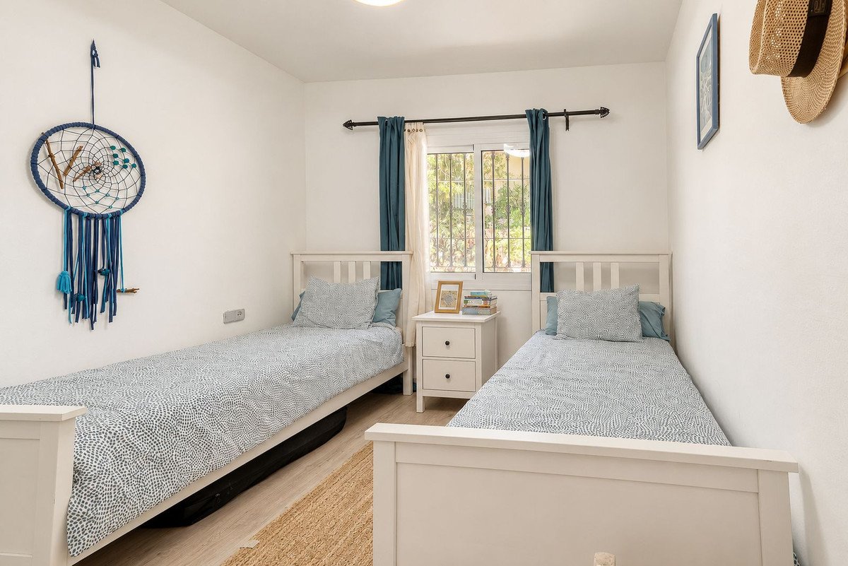 2 Bed Ground Floor Apartment in Riviera del Sol