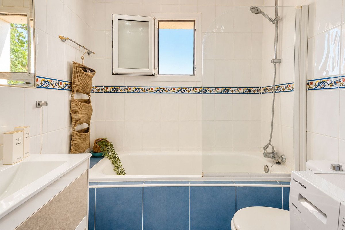 2 Bed Ground Floor Apartment in Riviera del Sol