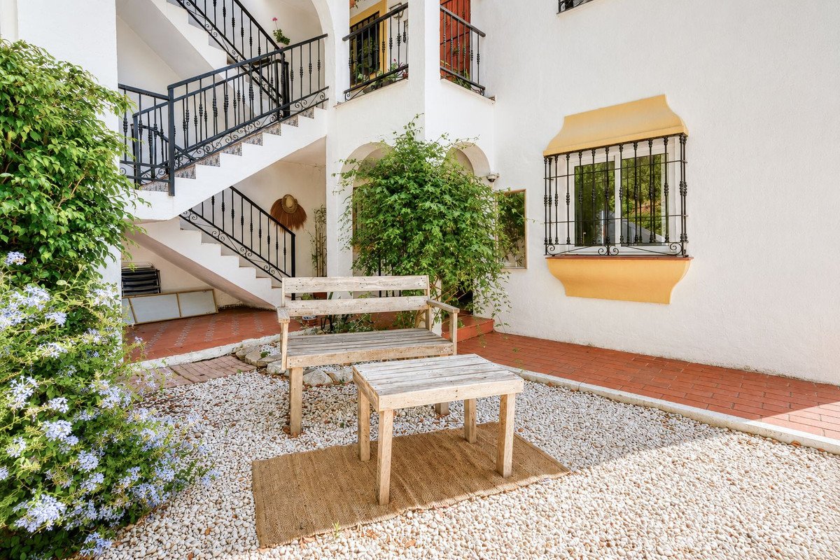2 Bed Ground Floor Apartment in Riviera del Sol