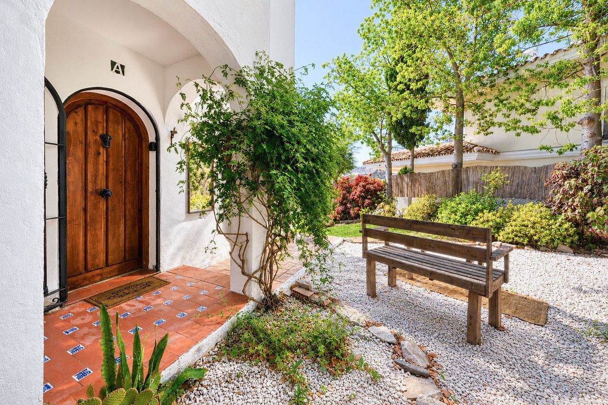 2 Bed Ground Floor Apartment in Riviera del Sol