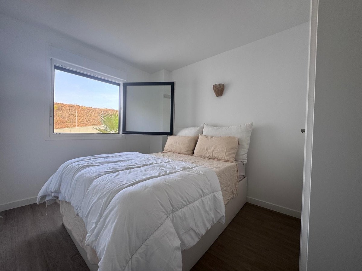 3 Bed Middle Floor Apartment in Torreblanca