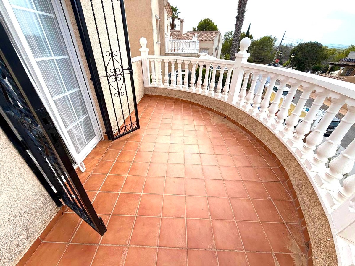3 Bed Detached Villa in Orihuela Costa