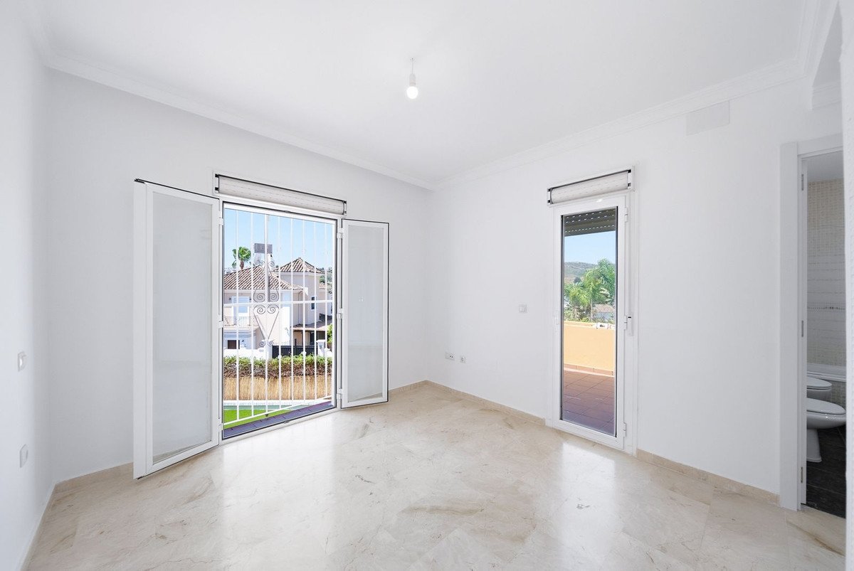 3 Bed Townhouse in La Duquesa