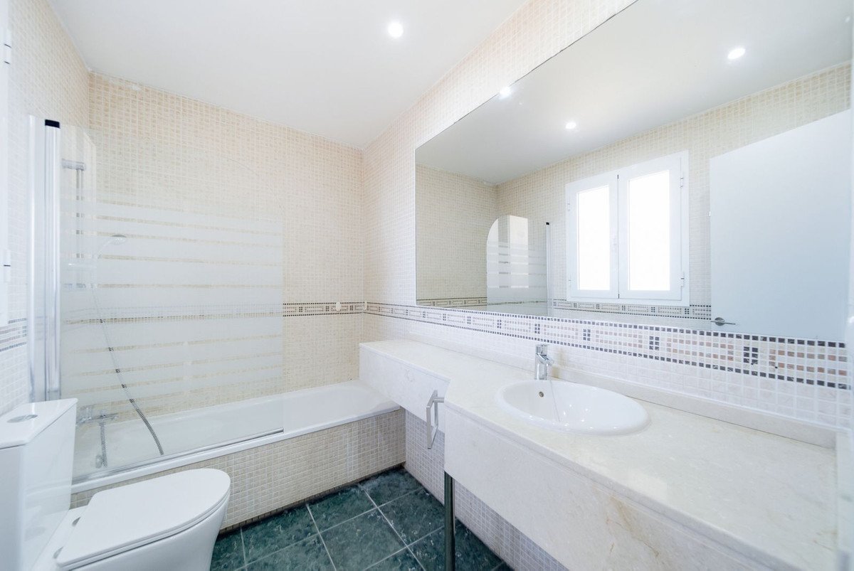 3 Bed Townhouse in La Duquesa