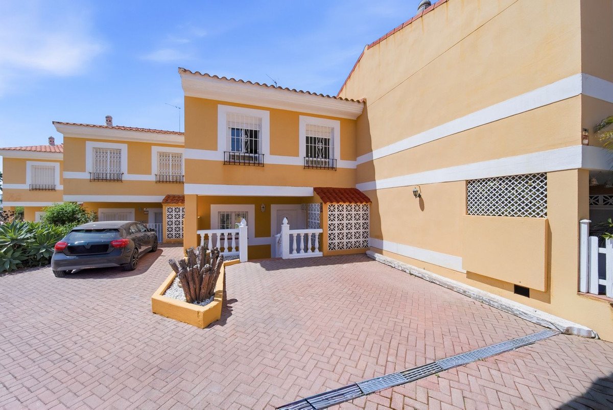 3 Bed Townhouse in La Duquesa