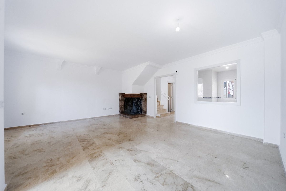 3 Bed Townhouse in La Duquesa