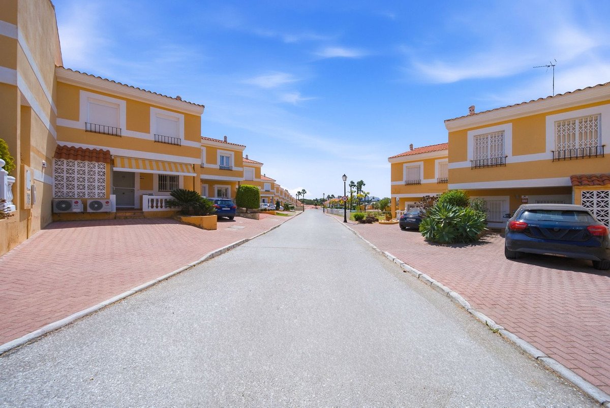 3 Bed Townhouse in La Duquesa