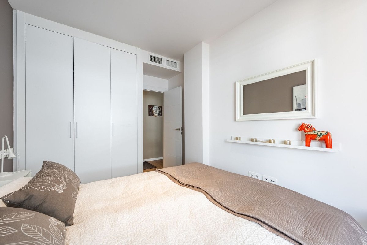 2 Bed Middle Floor Apartment in Nueva Andalucía