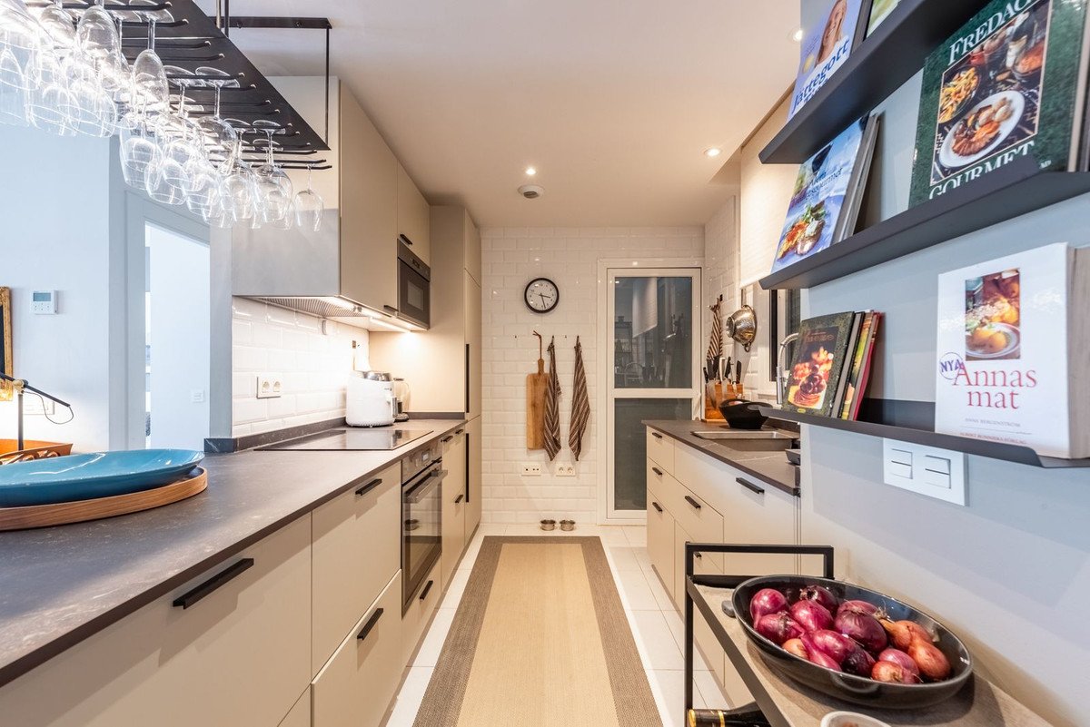 2 Bed Middle Floor Apartment in Nueva Andalucía