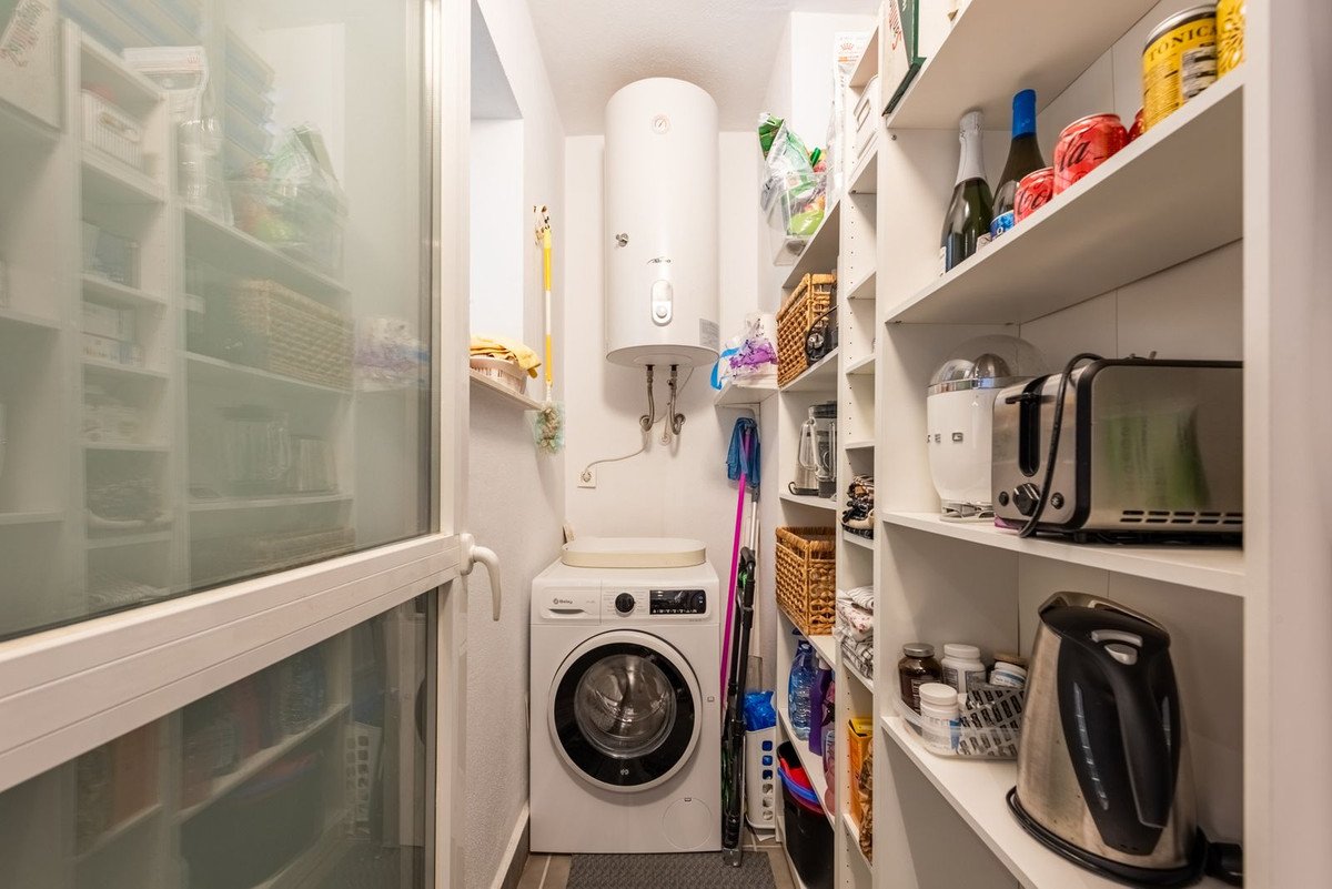 2 Bed Middle Floor Apartment in Nueva Andalucía