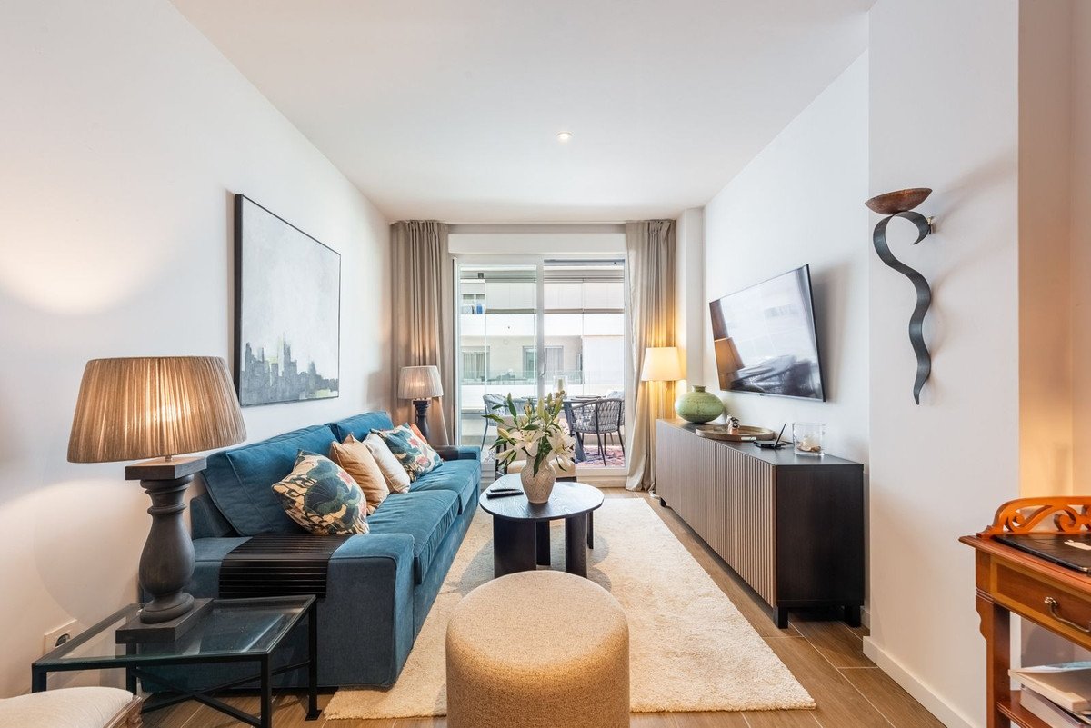 2 Bed Middle Floor Apartment in Nueva Andalucía