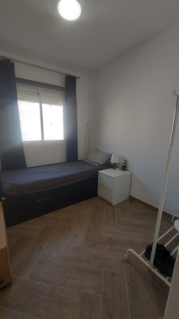 4 Bed Middle Floor Apartment in Torrequebrada