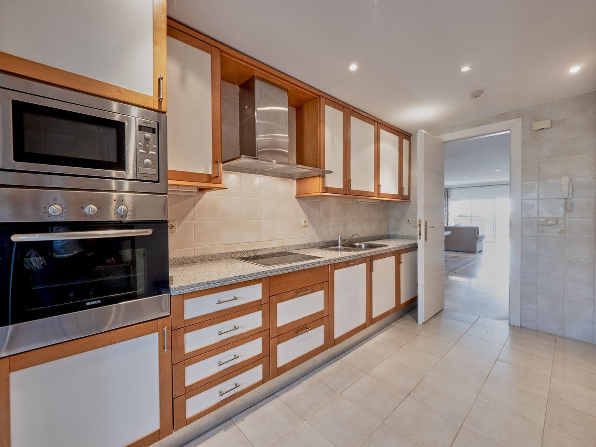 2 Bed Middle Floor Apartment in Río Real