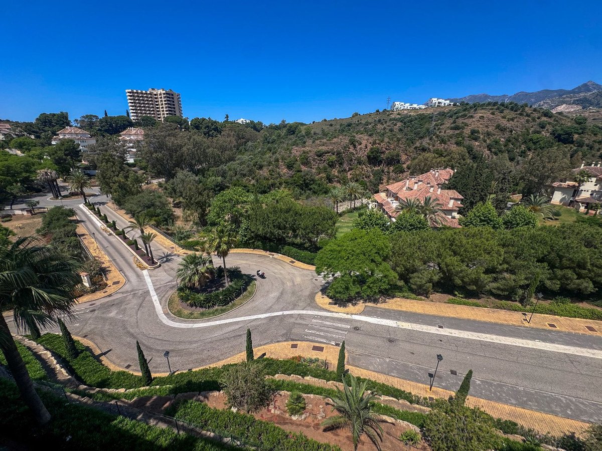 2 Bed Middle Floor Apartment in Río Real