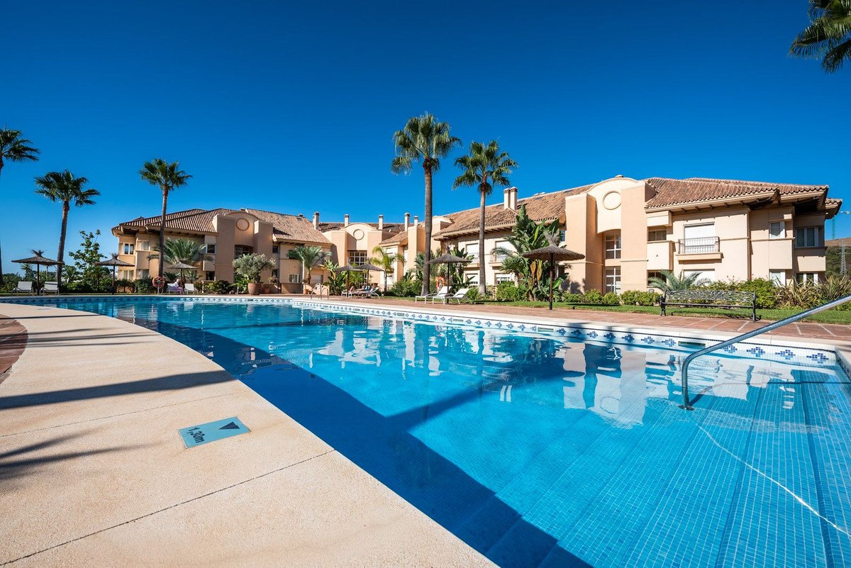 2 Bed Middle Floor Apartment in Río Real