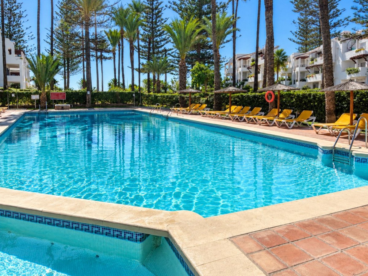 3 Bed Middle Floor Apartment in San Pedro de Alcántara