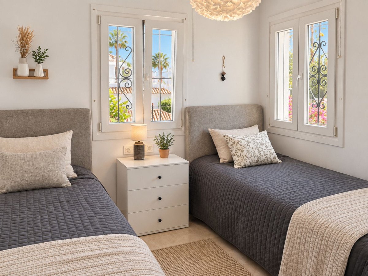 3 Bed Middle Floor Apartment in San Pedro de Alcántara