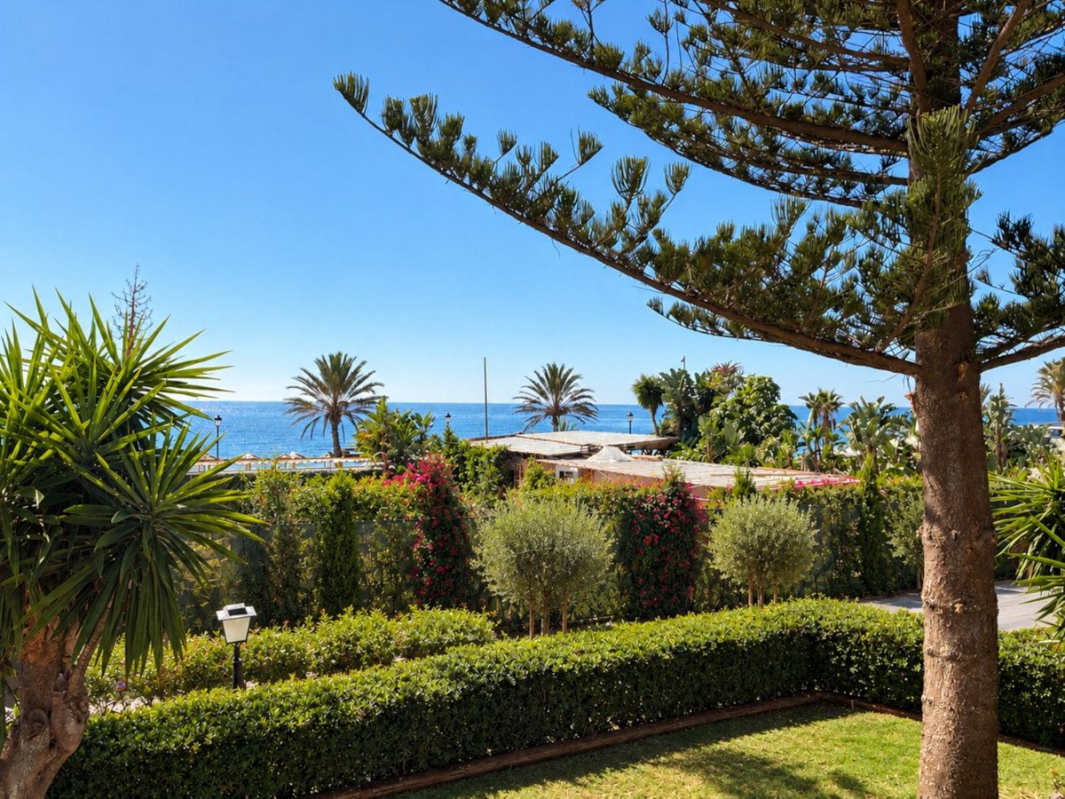 3 Bed Middle Floor Apartment in San Pedro de Alcántara