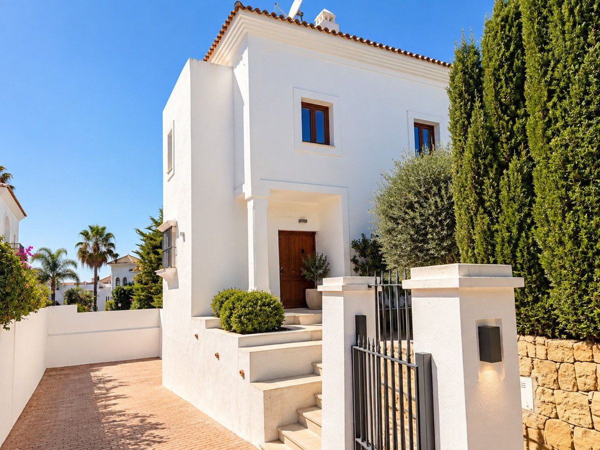 4 Bed Detached Villa in Selwo