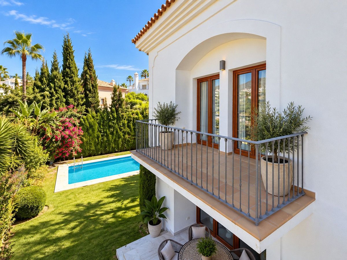 4 Bed Detached Villa in Selwo