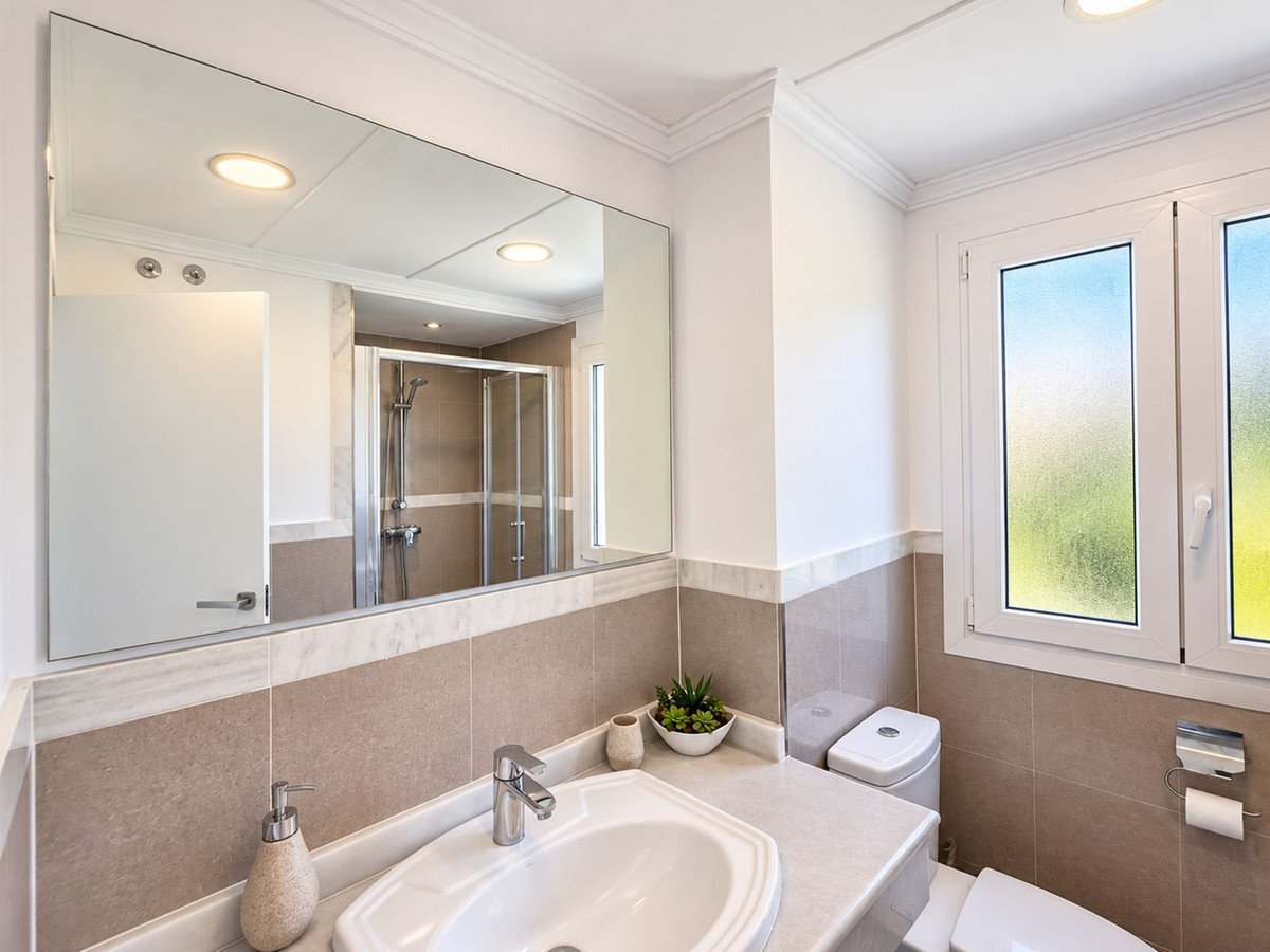 4 Bed Detached Villa in Selwo