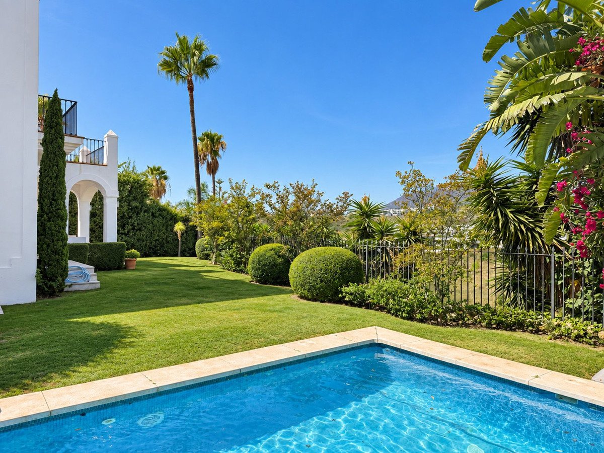 4 Bed Detached Villa in Selwo