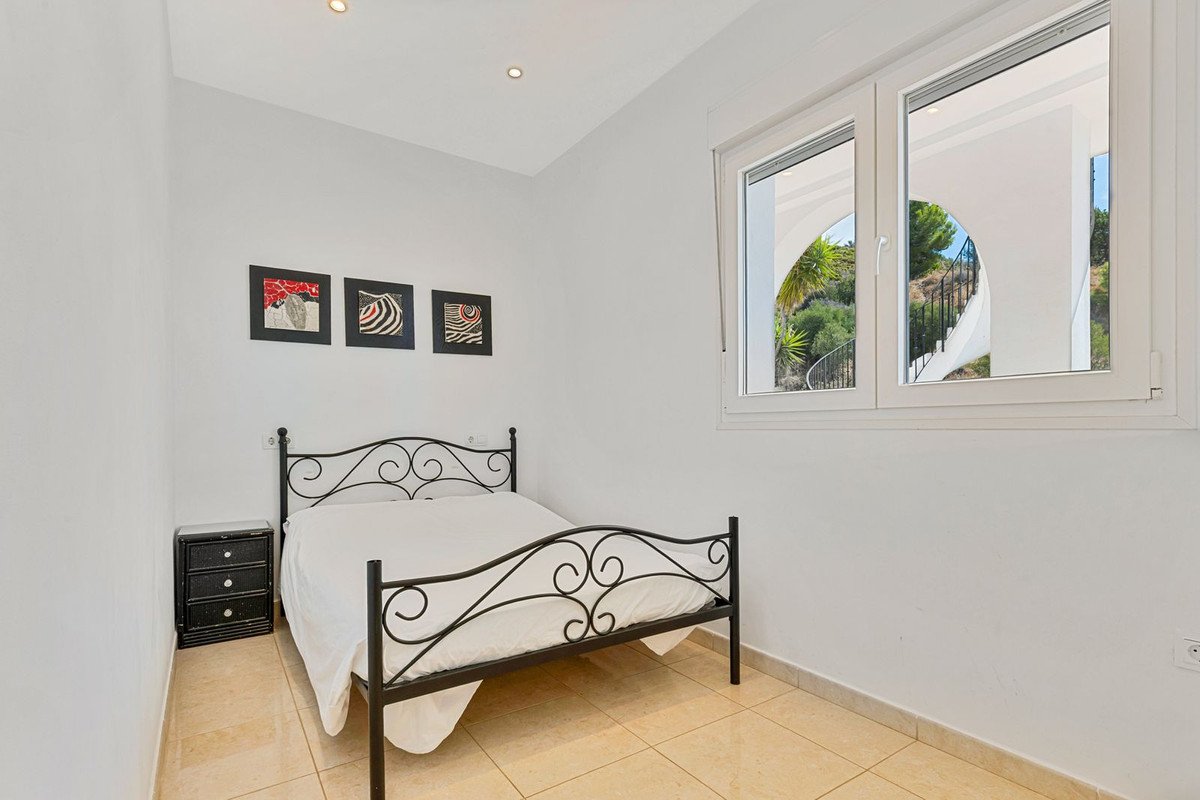 6 Bed Detached Villa in Valtocado